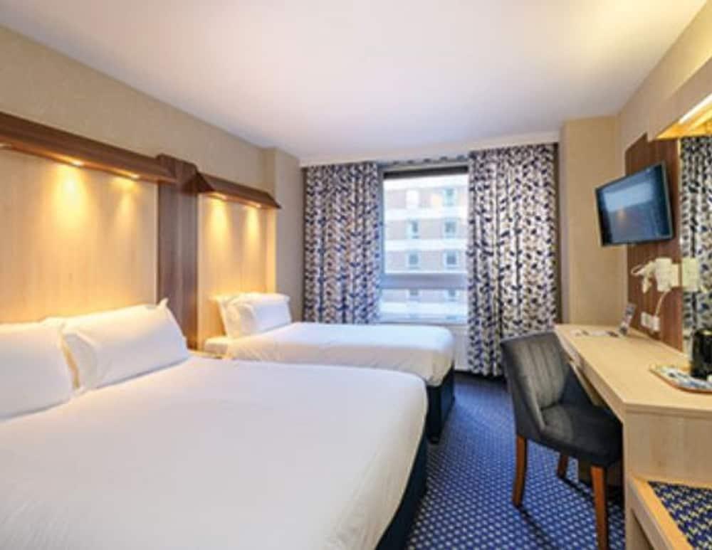 City Sleeper At Royal National Hotel London Exterior photo
