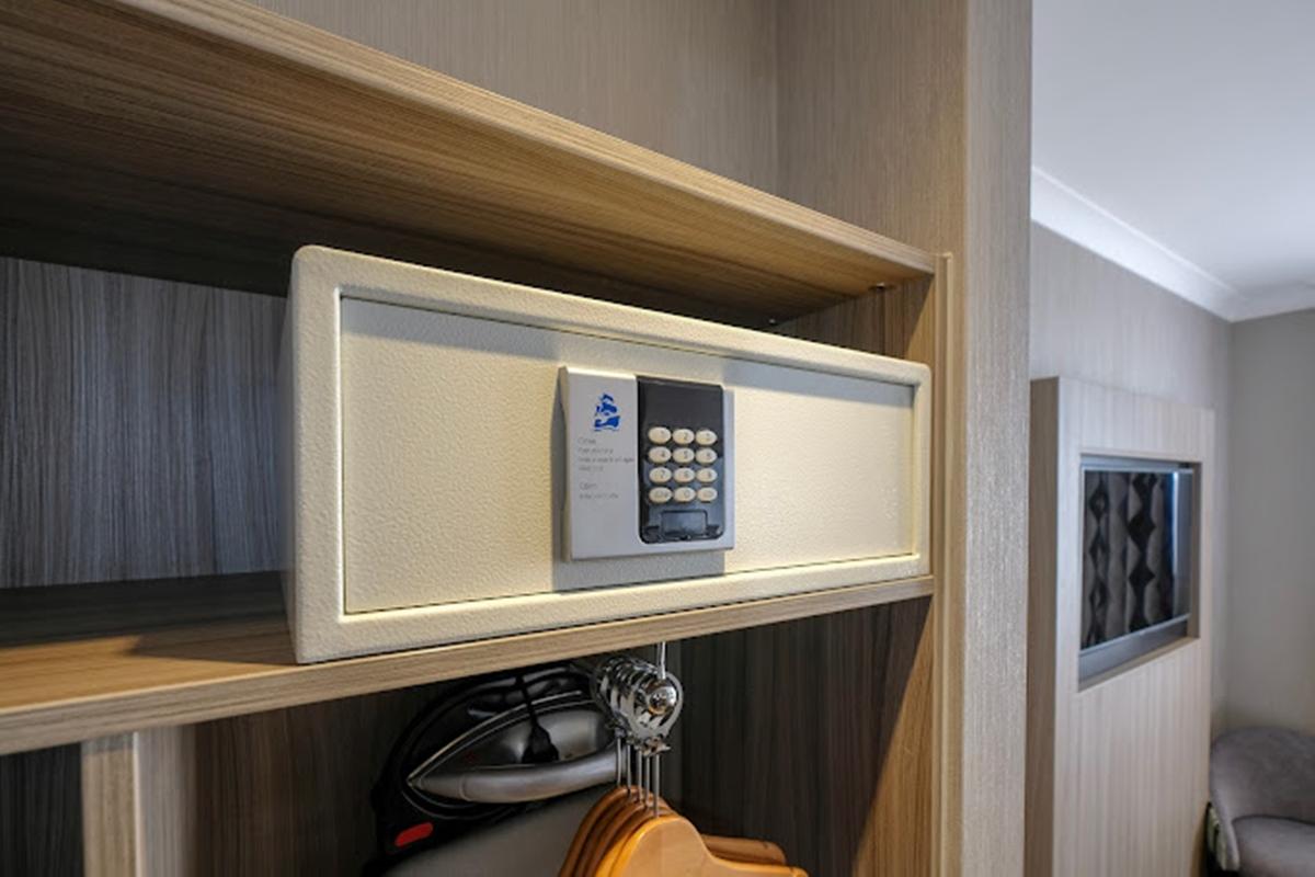 City Sleeper At Royal National Hotel London Exterior photo